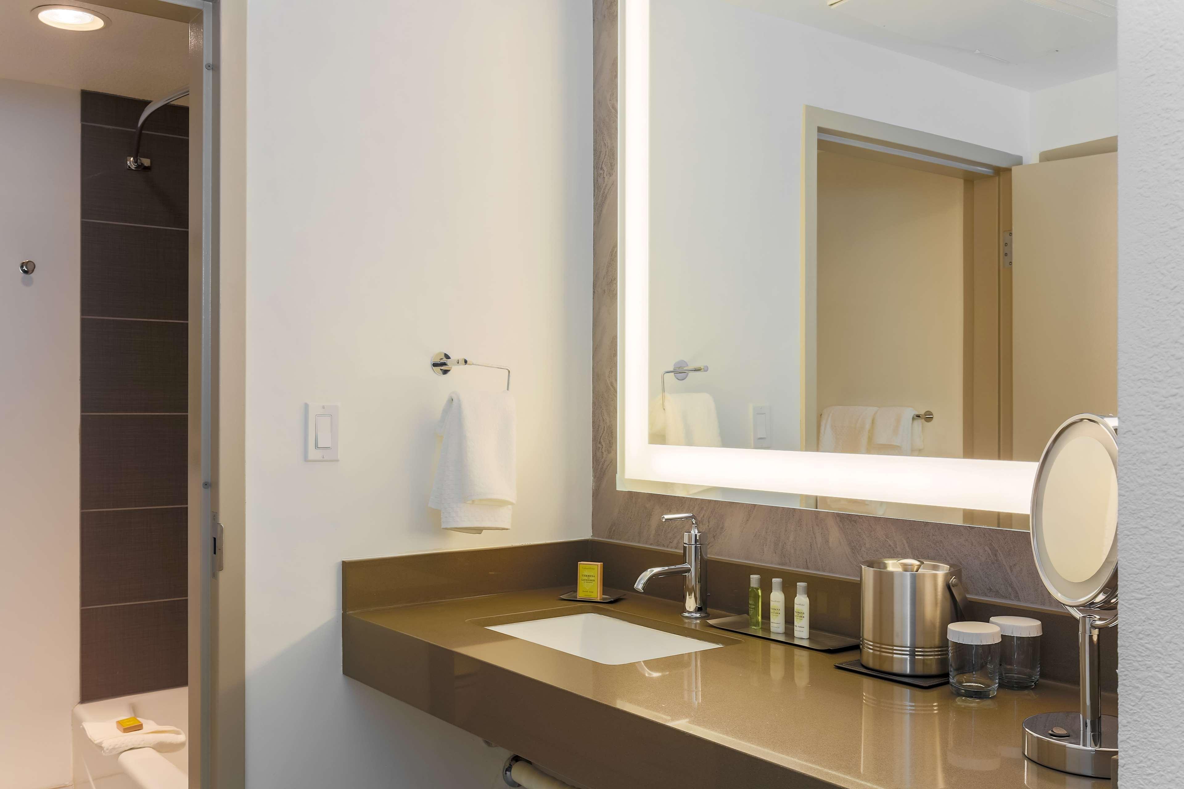 Doubletree Suites By Hilton Hotel Sacramento - Rancho Cordova Extérieur photo