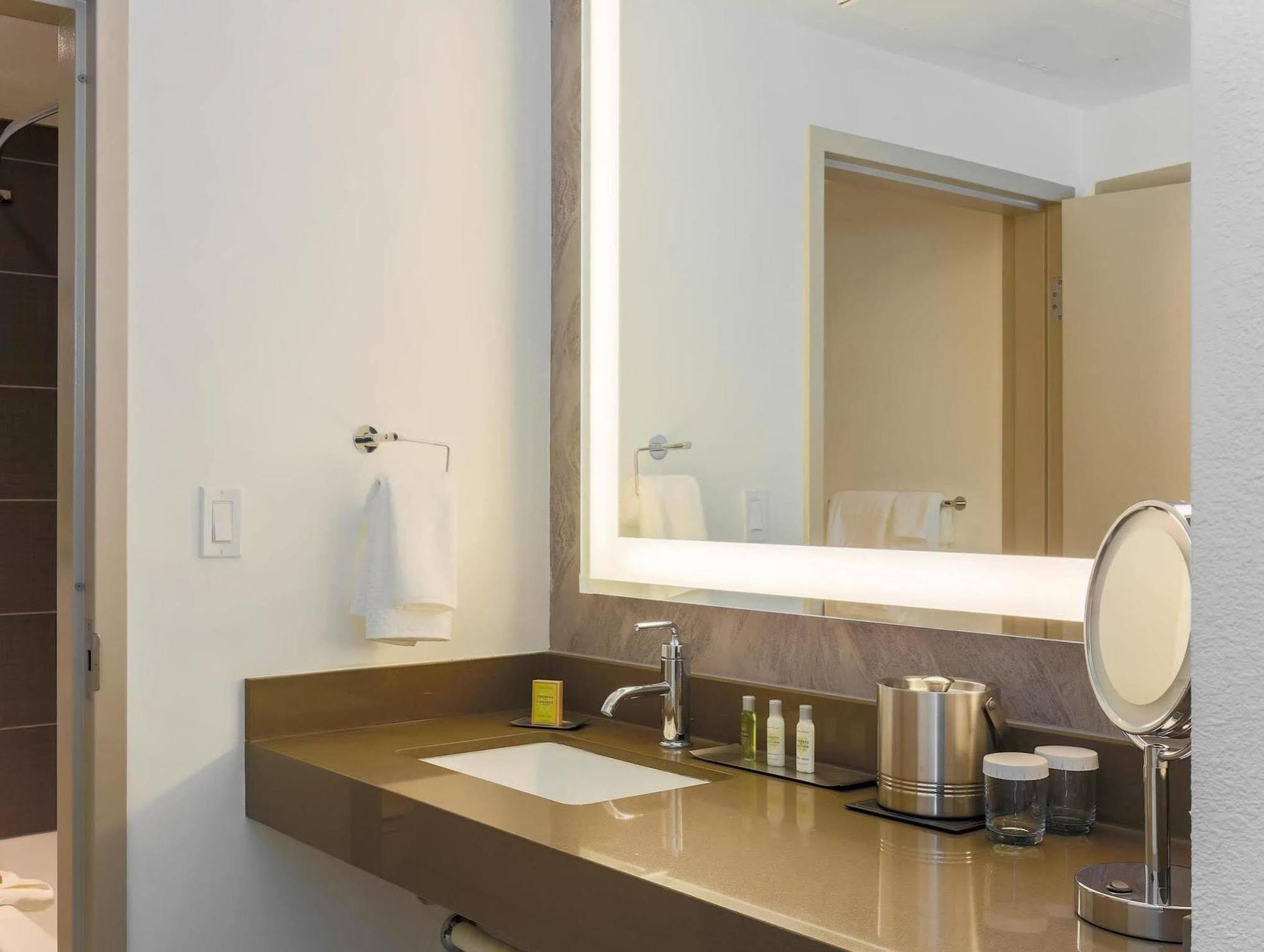 Doubletree Suites By Hilton Hotel Sacramento - Rancho Cordova Extérieur photo